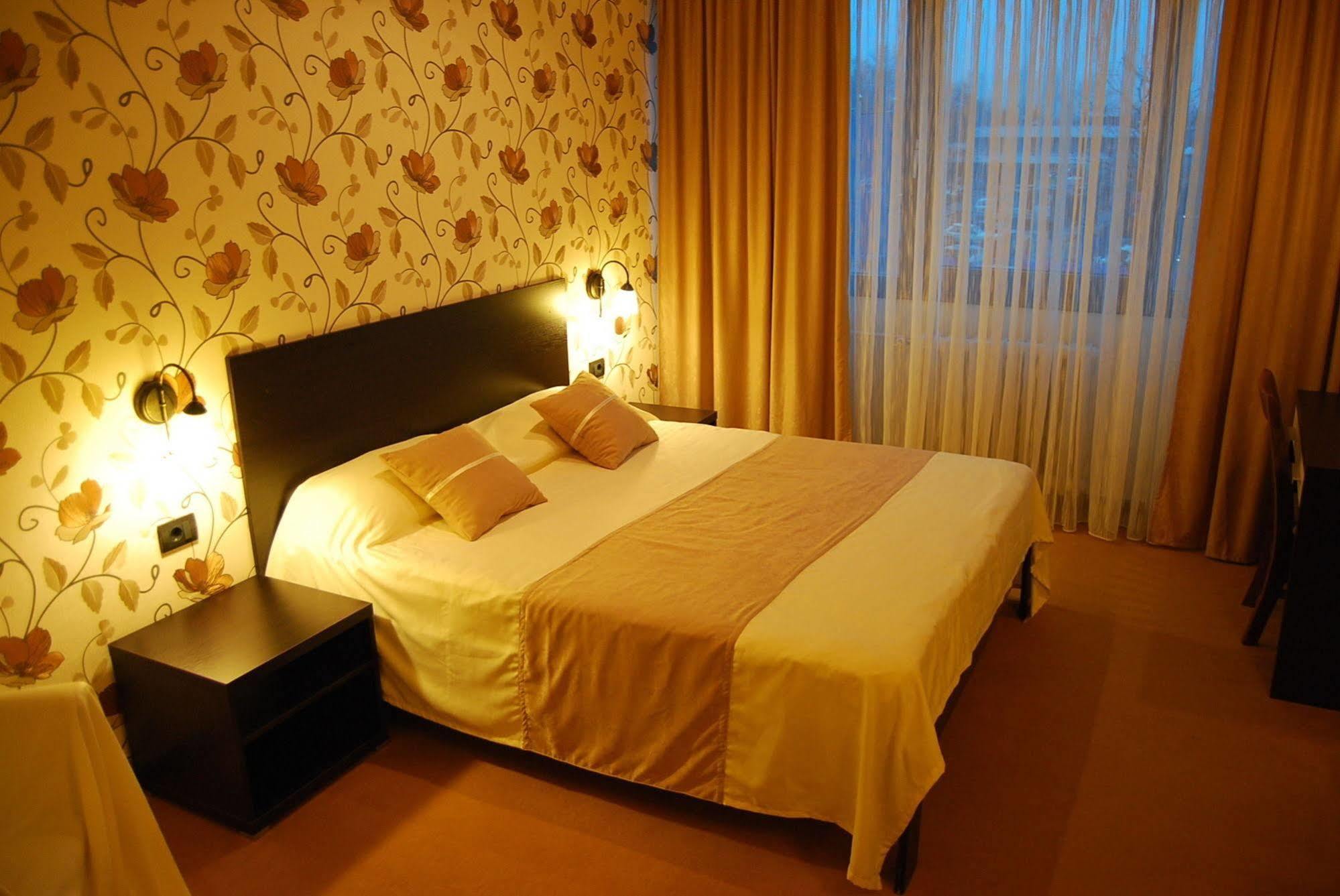 Hotel Novi Sad Extérieur photo